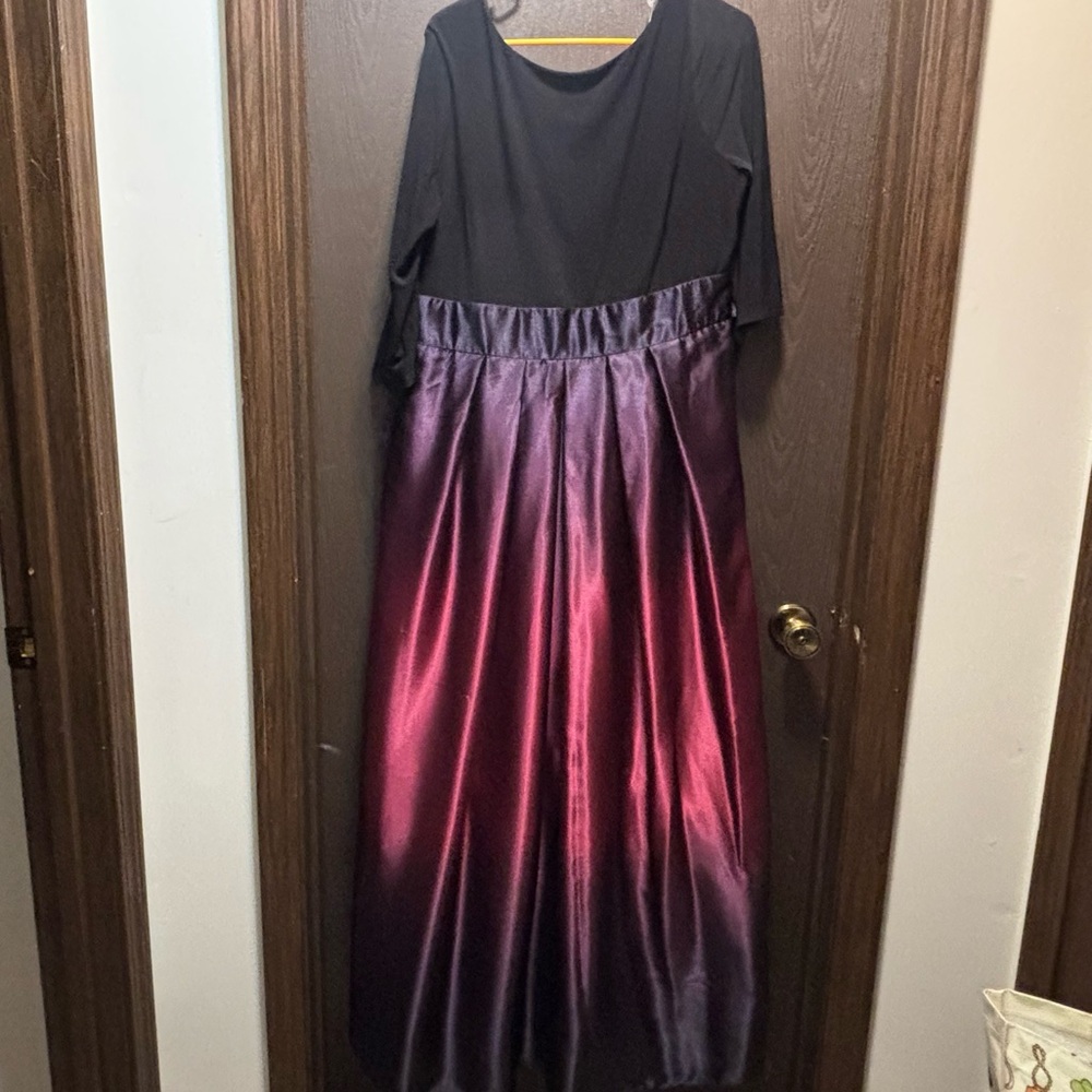 SLNY Black and Gold Dress